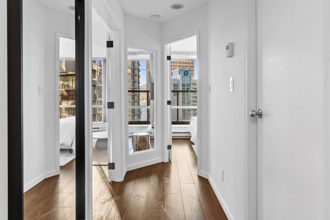 Апартаменты Downtown Luxury 1Br Coal Harbour Ванкувер Экстерьер фото